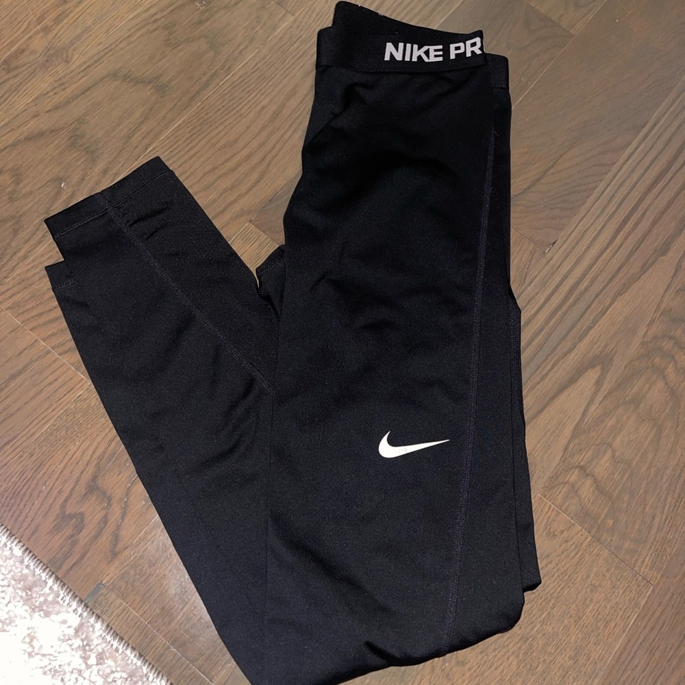 Women’s Nike pro leggings